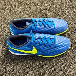 Nike Tiempo Sneakers